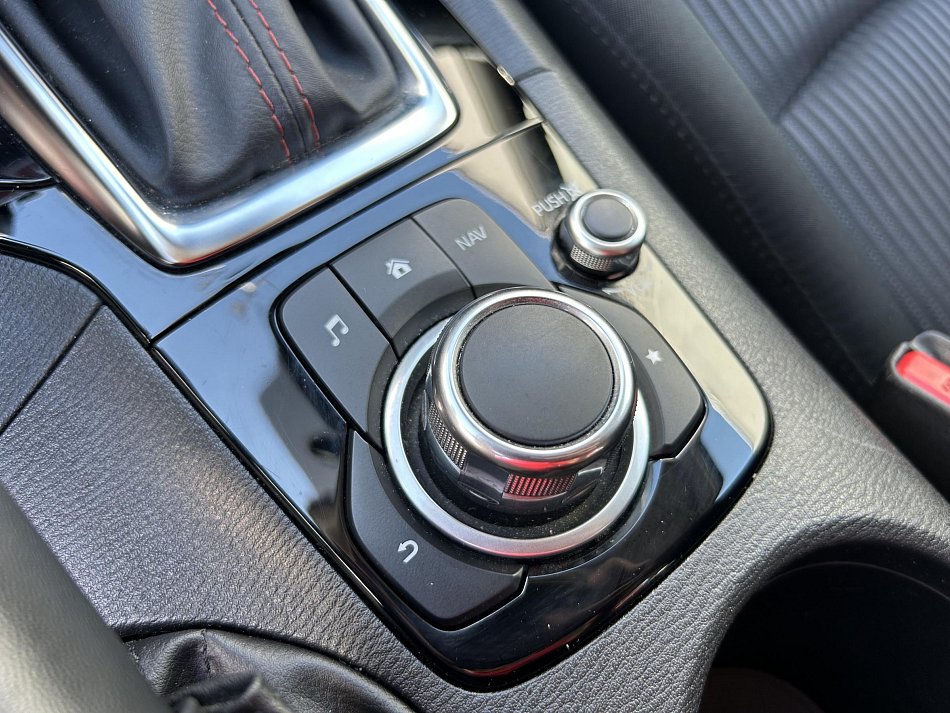 Mazda 3 2.0i Revolution