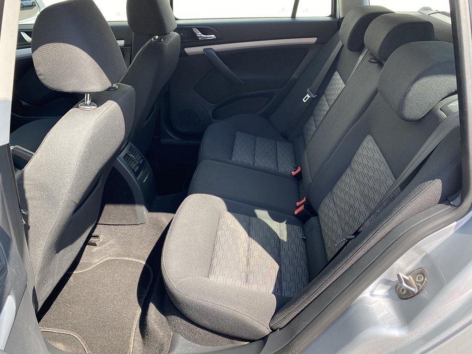 Škoda Octavia II 1.6 TDi Ambiente