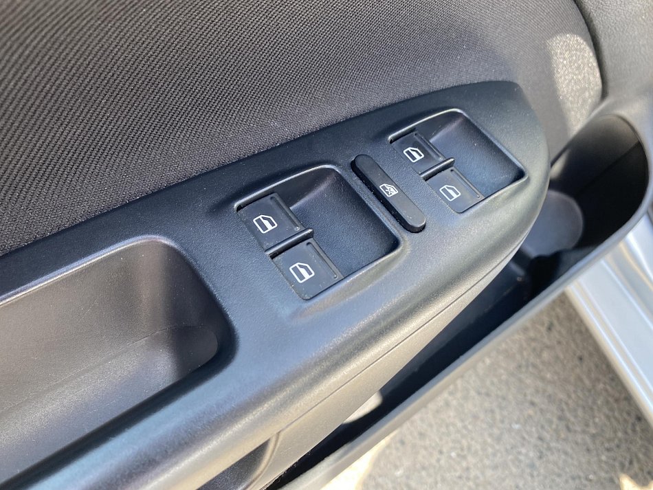 Škoda Octavia II 1.6 TDi Ambiente
