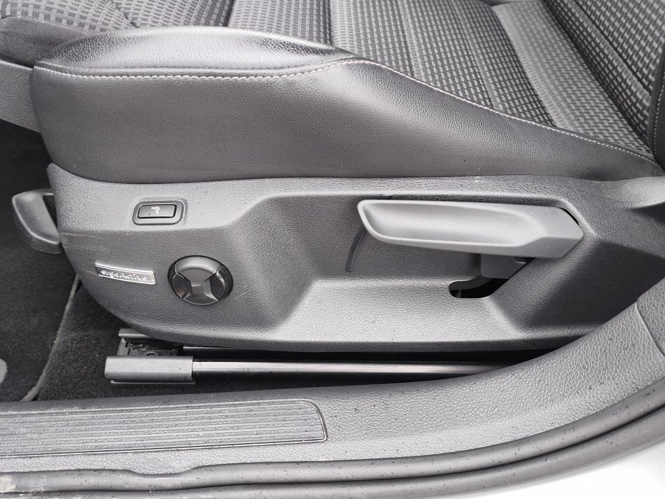 Volkswagen Golf 1.6 TDi Comfortline 4X4