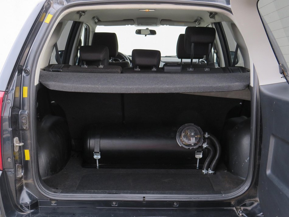 Suzuki Grand Vitara 2.4i  4x4, LPG