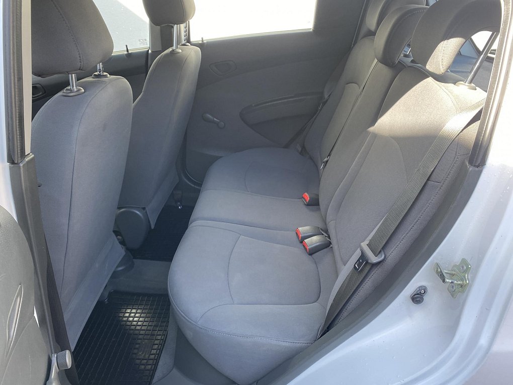 Chevrolet Spark 1.0i 