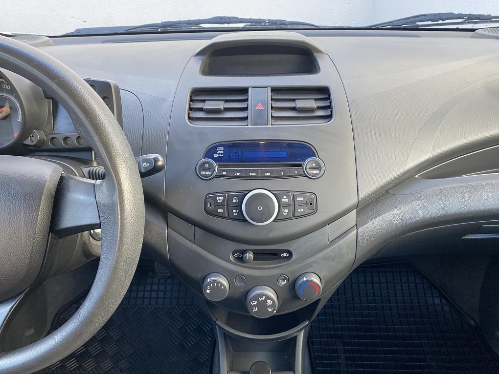 Chevrolet Spark 1.0i 