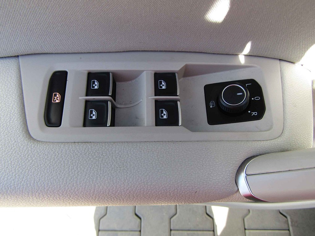 Volkswagen Touran 2.0 TDi 