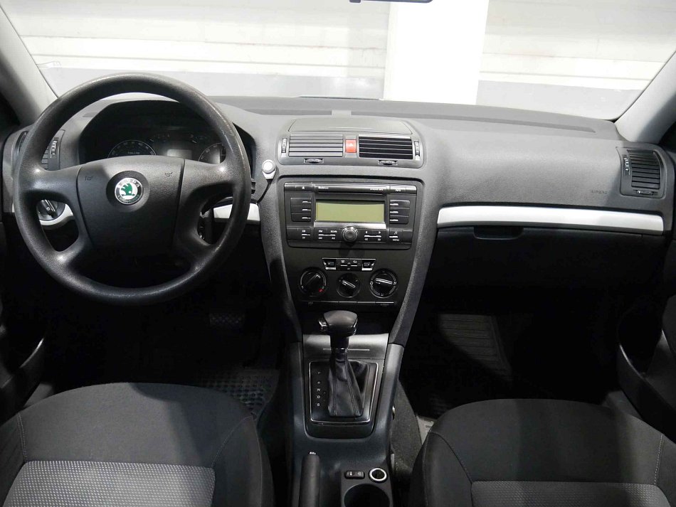 Škoda Octavia II 1.6i Ambiente