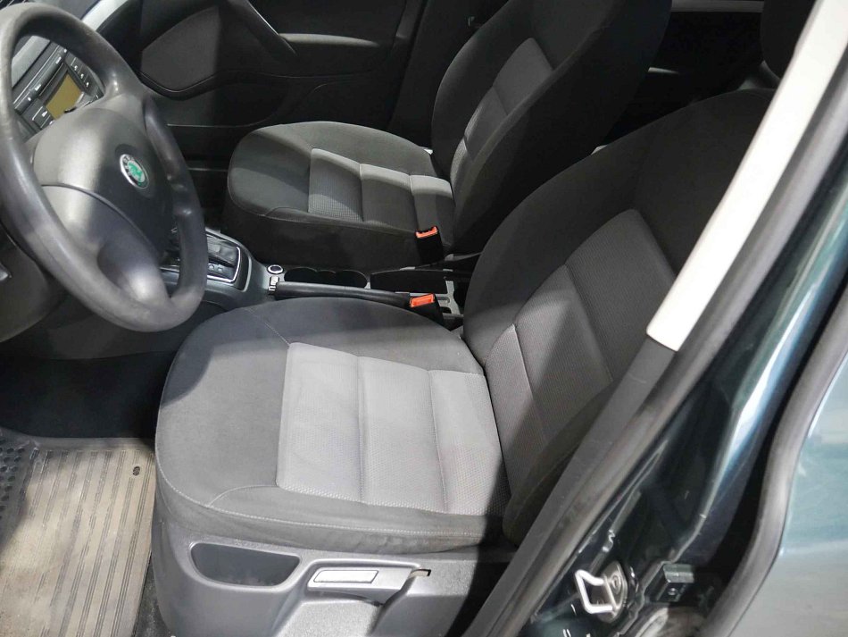 Škoda Octavia II 1.6i Ambiente