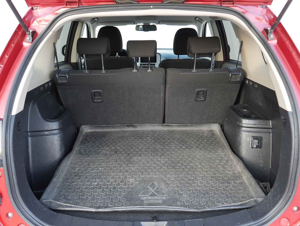 Mitsubishi Outlander 2.0MiVEC  4WD