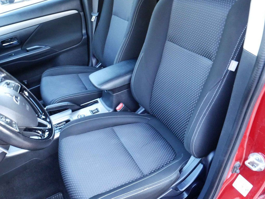 Mitsubishi Outlander 2.0MiVEC  4WD