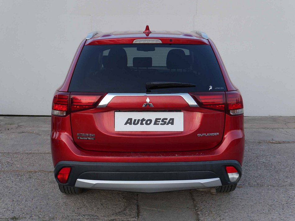 Mitsubishi Outlander 2.0MiVEC  4WD