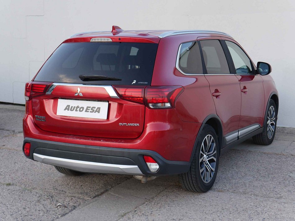 Mitsubishi Outlander 2.0MiVEC  4WD