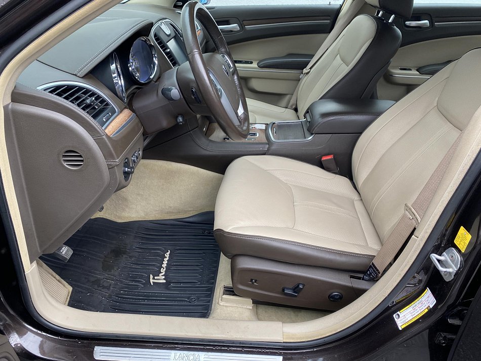 Lancia Thema 3.0CRD 