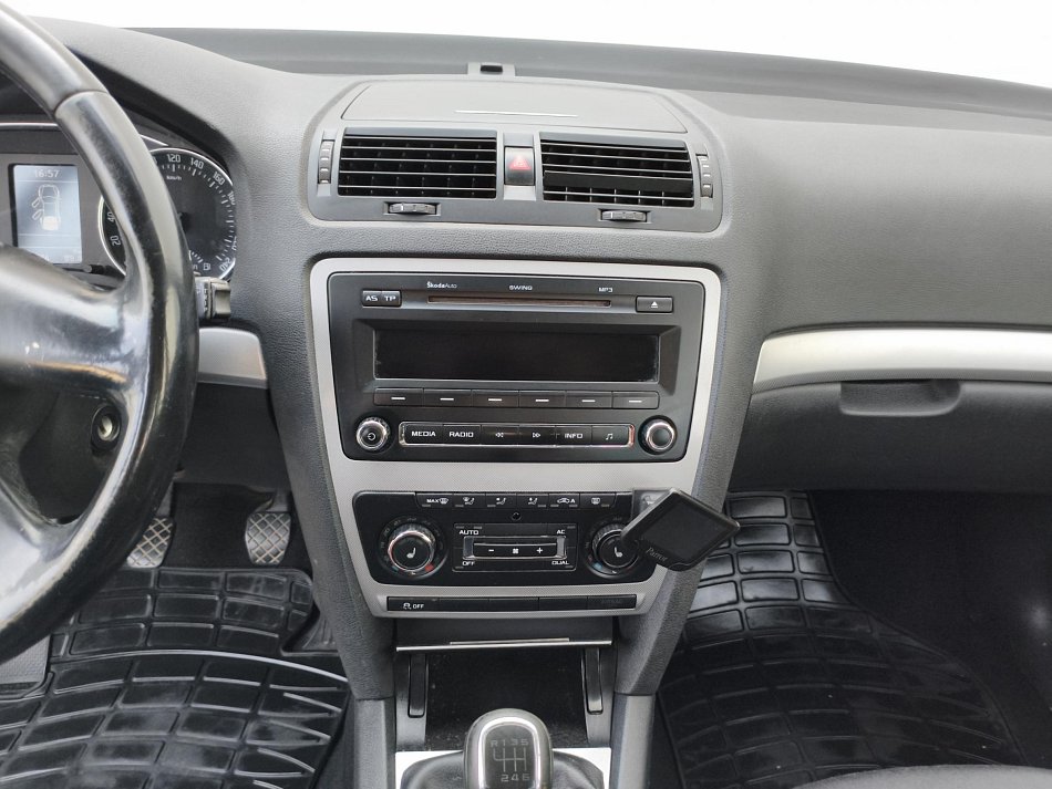 Škoda Octavia II 2.0TDi Elegance