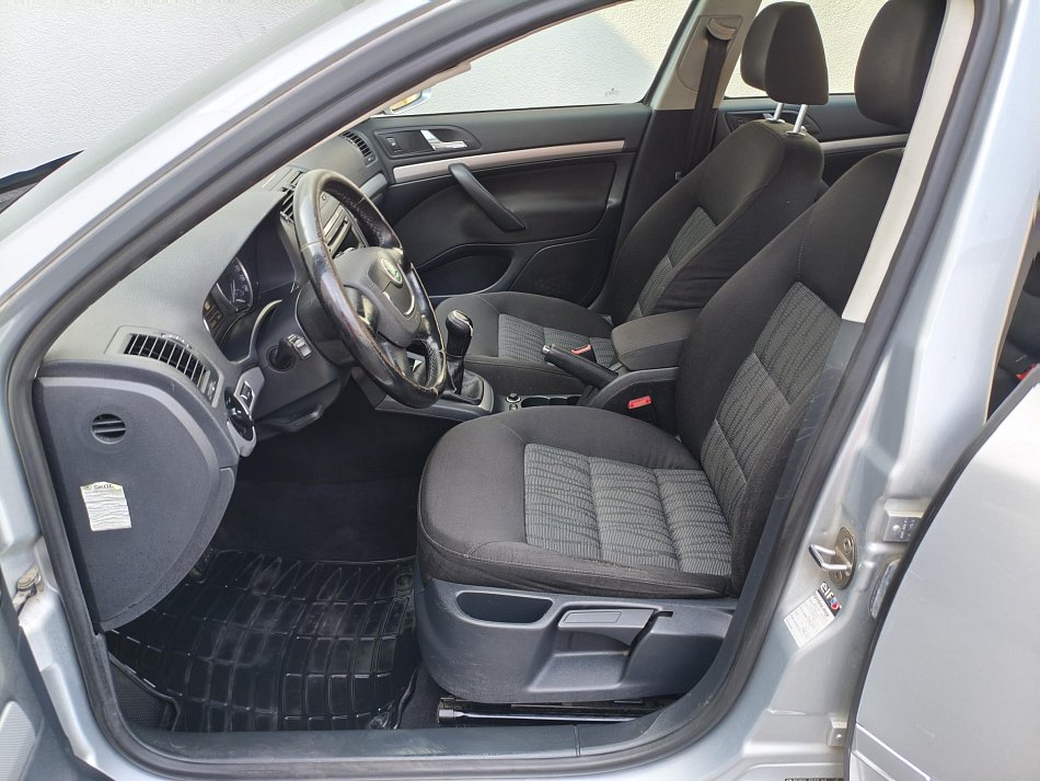 Škoda Octavia II 2.0TDi Elegance