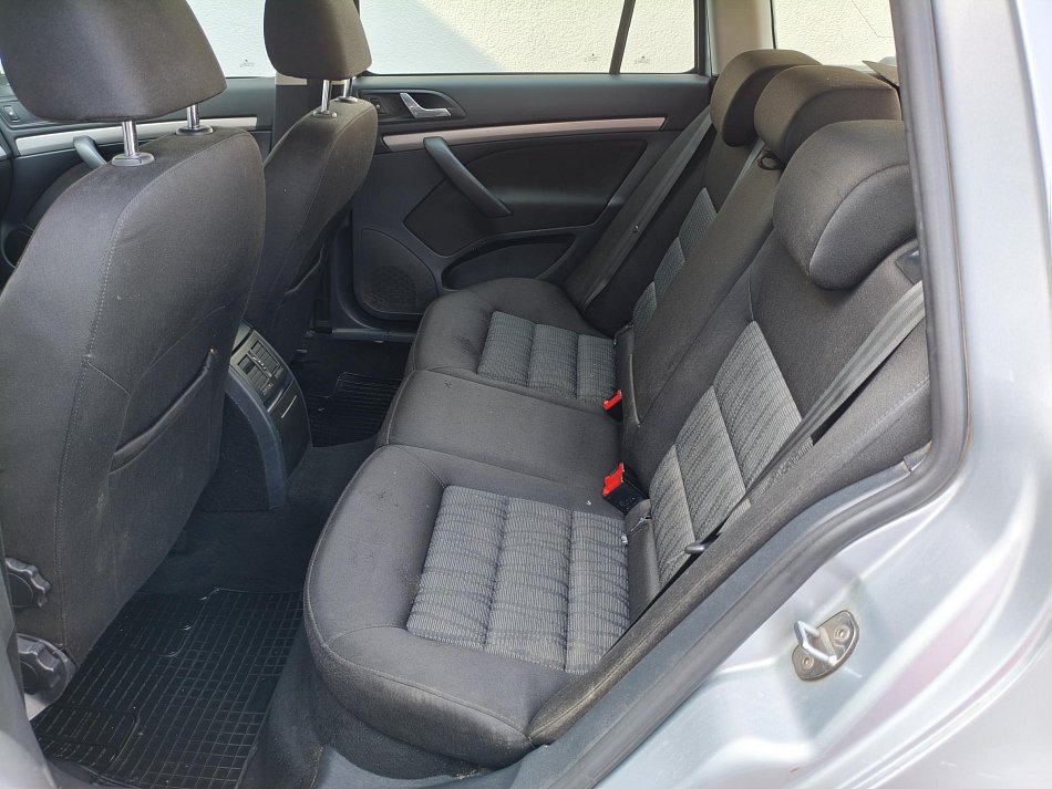 Škoda Octavia II 2.0TDi Elegance