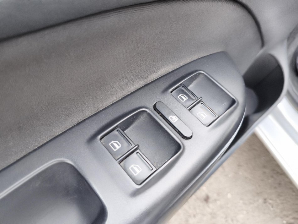 Škoda Octavia II 2.0TDi Elegance