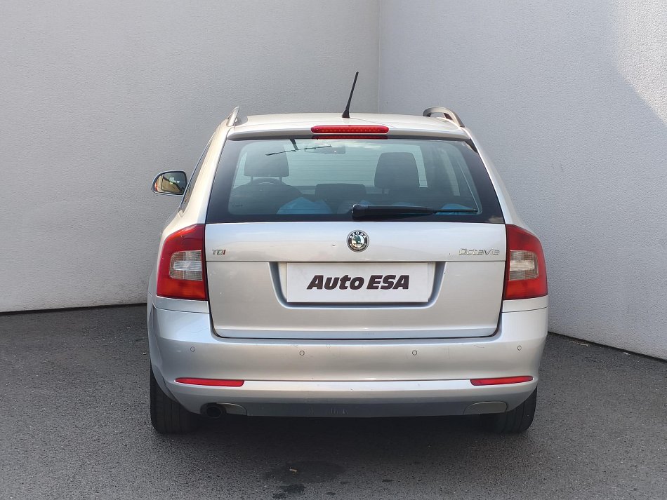 Škoda Octavia II 2.0TDi Elegance