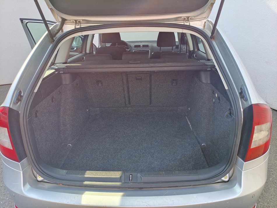 Škoda Octavia II 2.0TDi Elegance