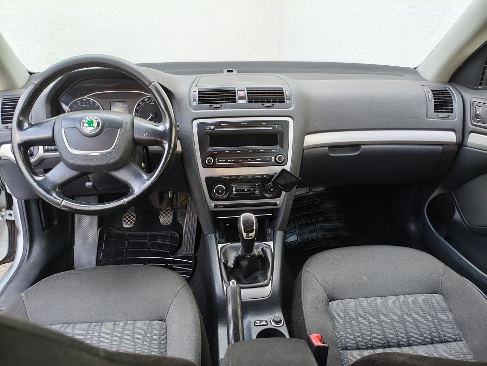Škoda Octavia II 2.0TDi Elegance