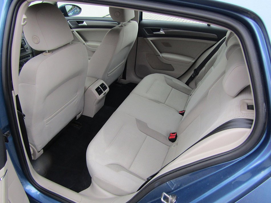 Volkswagen Golf 1.2 TSi 