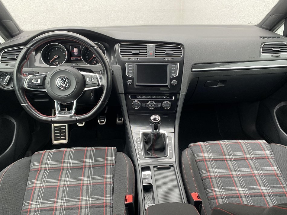Volkswagen Golf 2.0 TSi GTi Performance