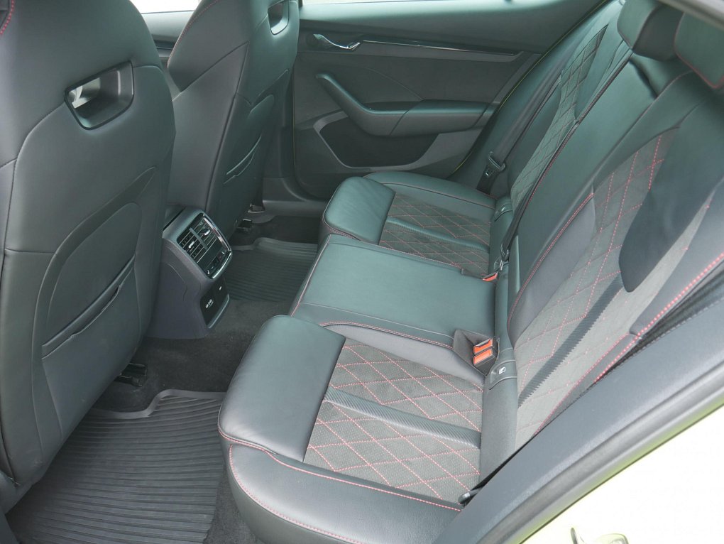 Škoda Octavia IV 2.0TSi RS Challange