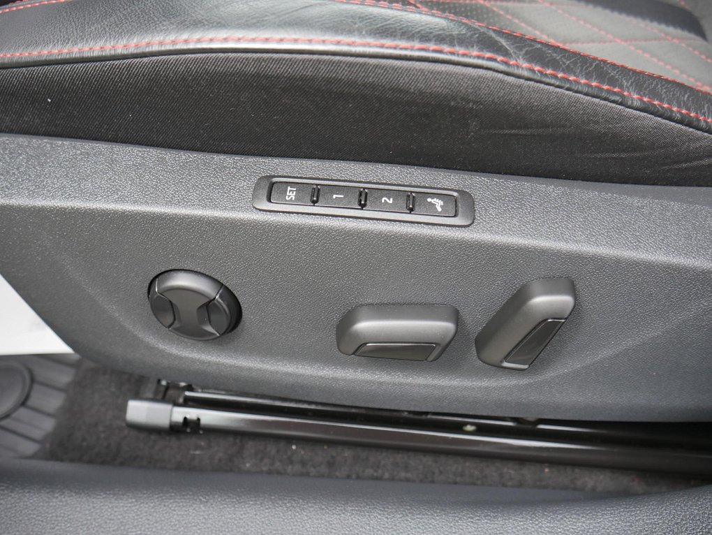 Škoda Octavia IV 2.0TSi RS Challange