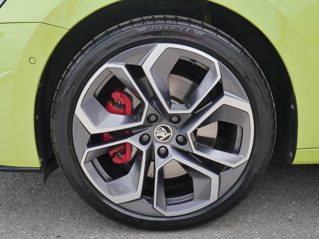 Škoda Octavia IV 2.0TSi RS Challange