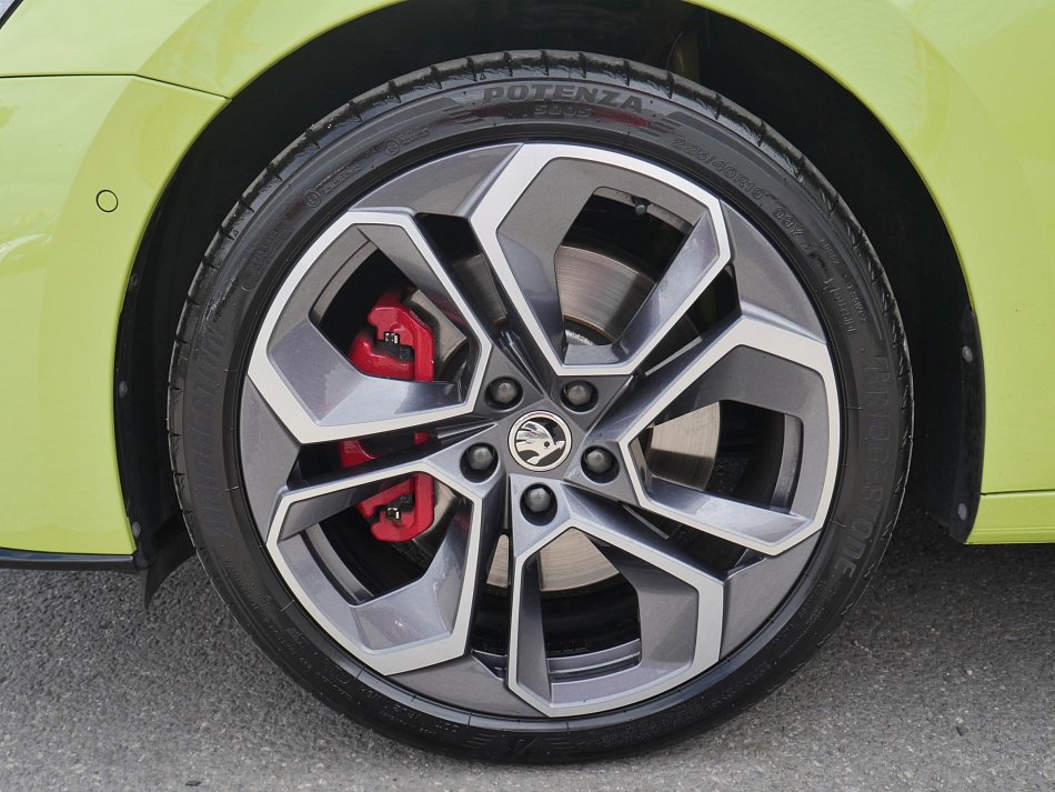 Škoda Octavia IV 2.0TSi RS Challange