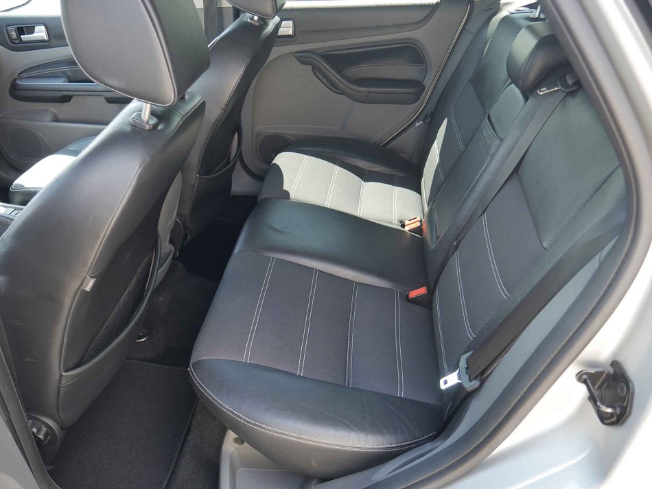 Ford Focus 2.0i 