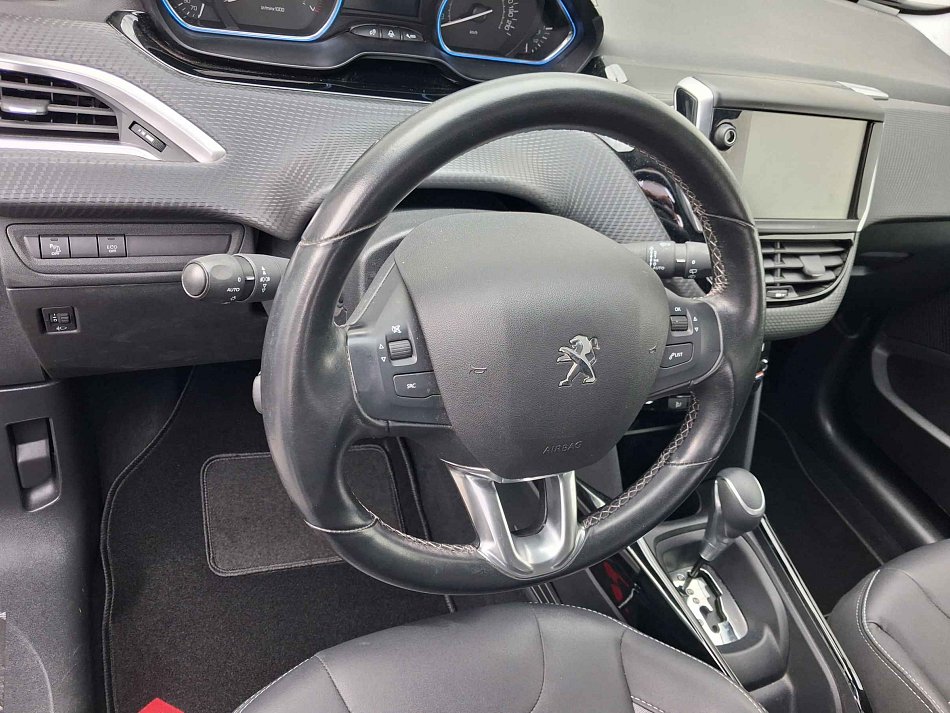 Peugeot 2008 1.2 PT Allure