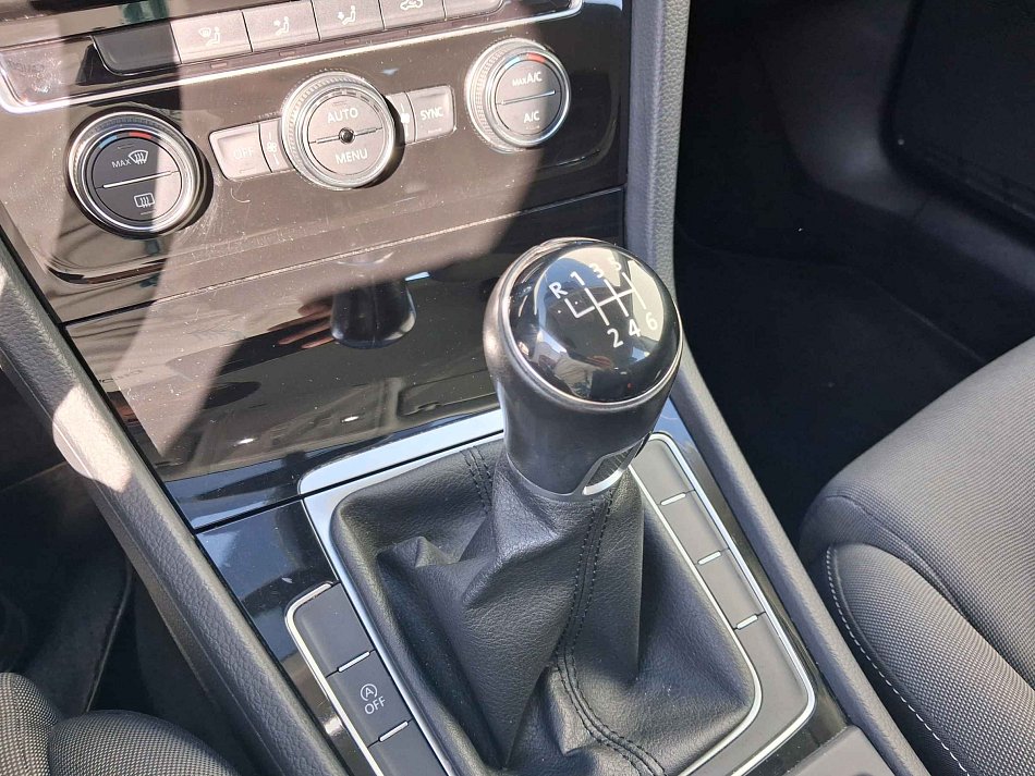 Volkswagen Golf 2.0TDi 