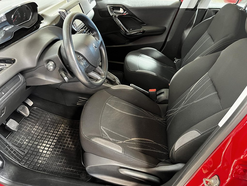 Peugeot 208 1.0i 