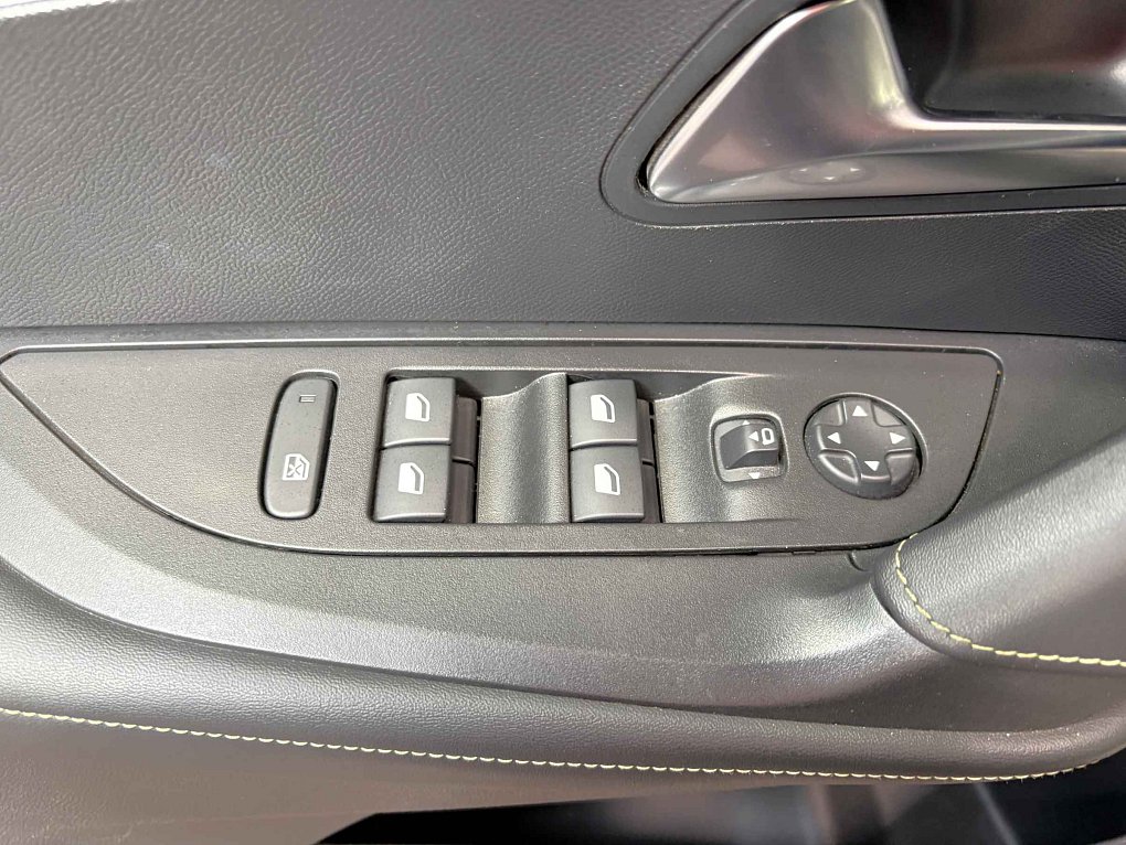 Peugeot 2008 1.2PT 