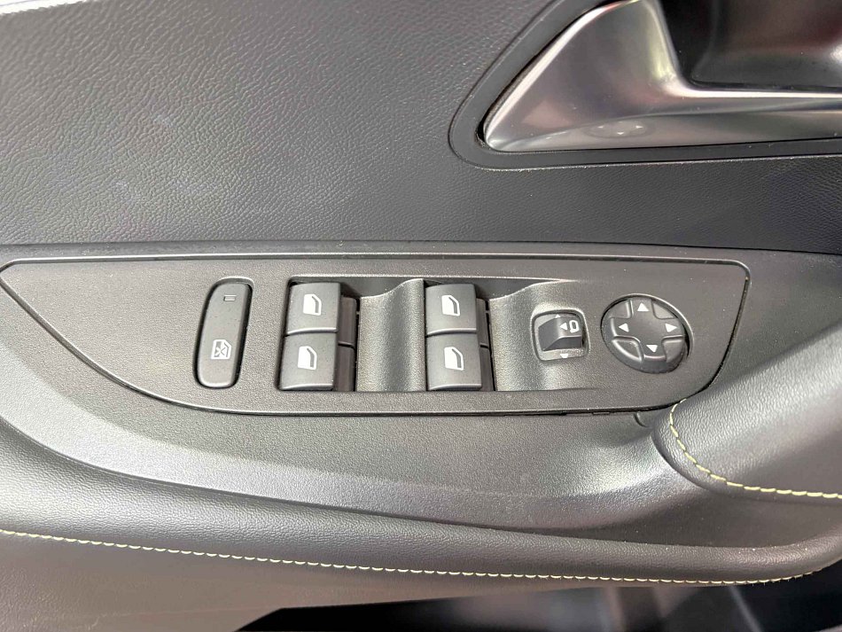 Peugeot 2008 1.2PT 