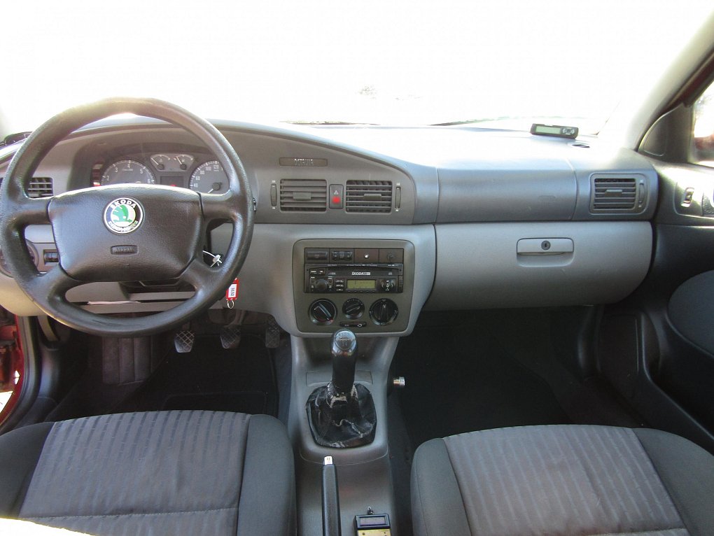 Škoda Octavia 1.6 i 