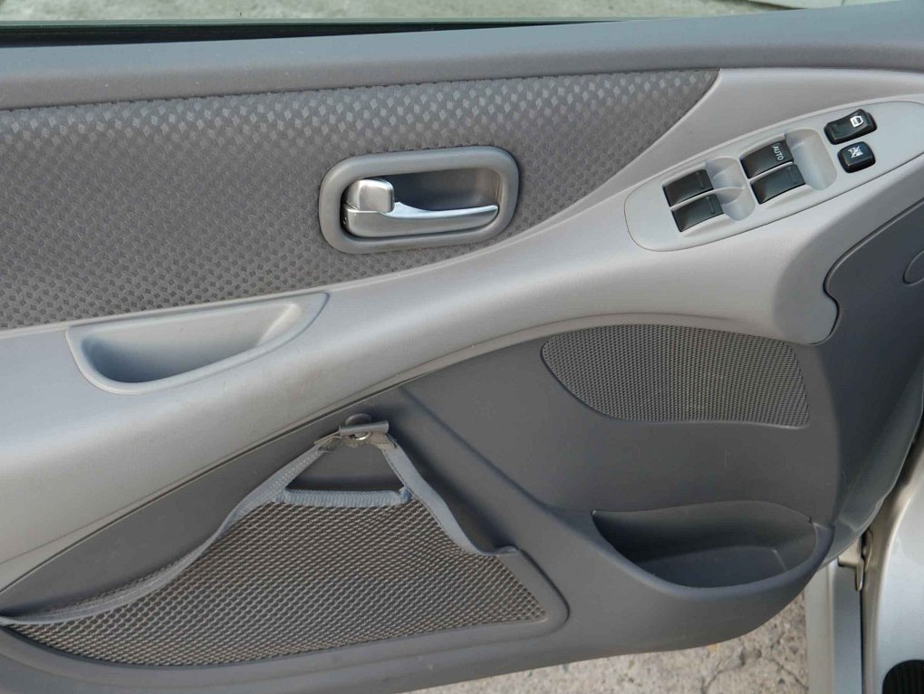 Nissan Almera Tino 2.2 dCi 