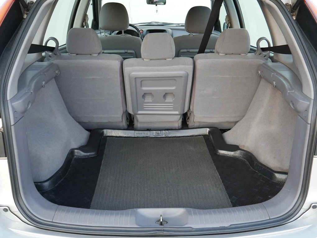 Nissan Almera Tino 2.2 dCi 