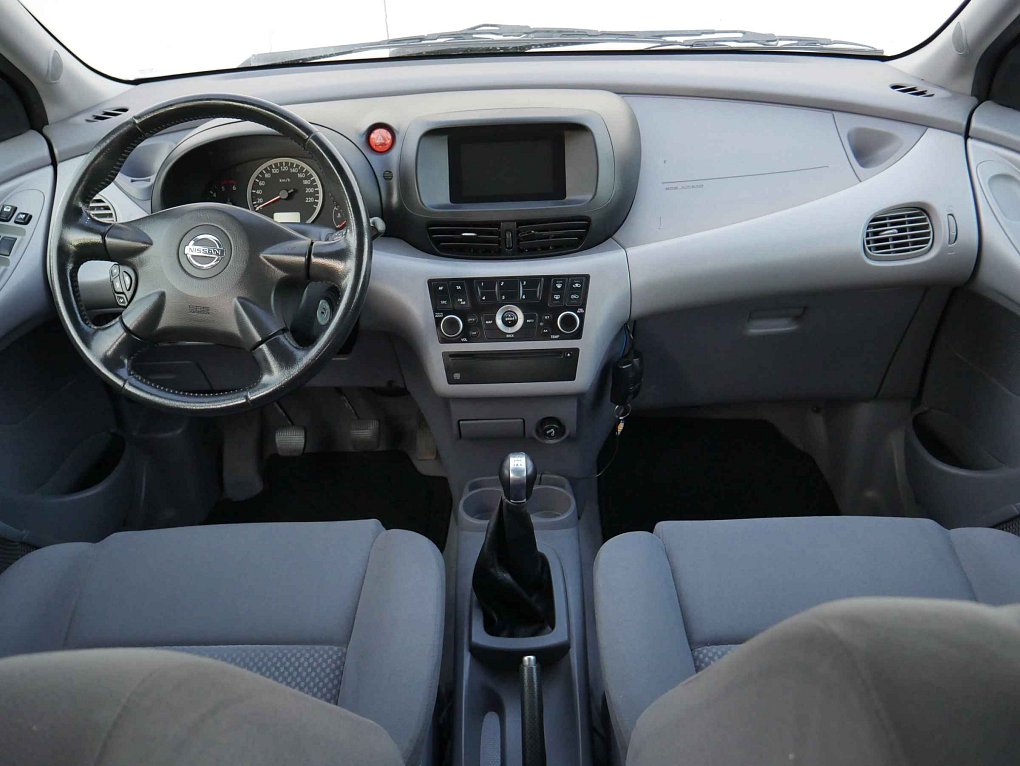 Nissan Almera Tino 2.2 dCi 