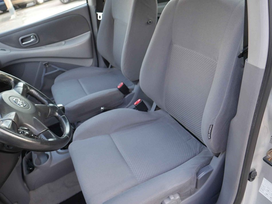 Nissan Almera Tino 2.2 dCi 