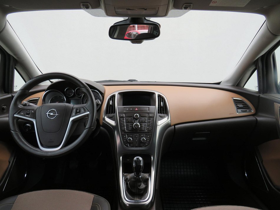 Opel Astra 2.0CDTi 