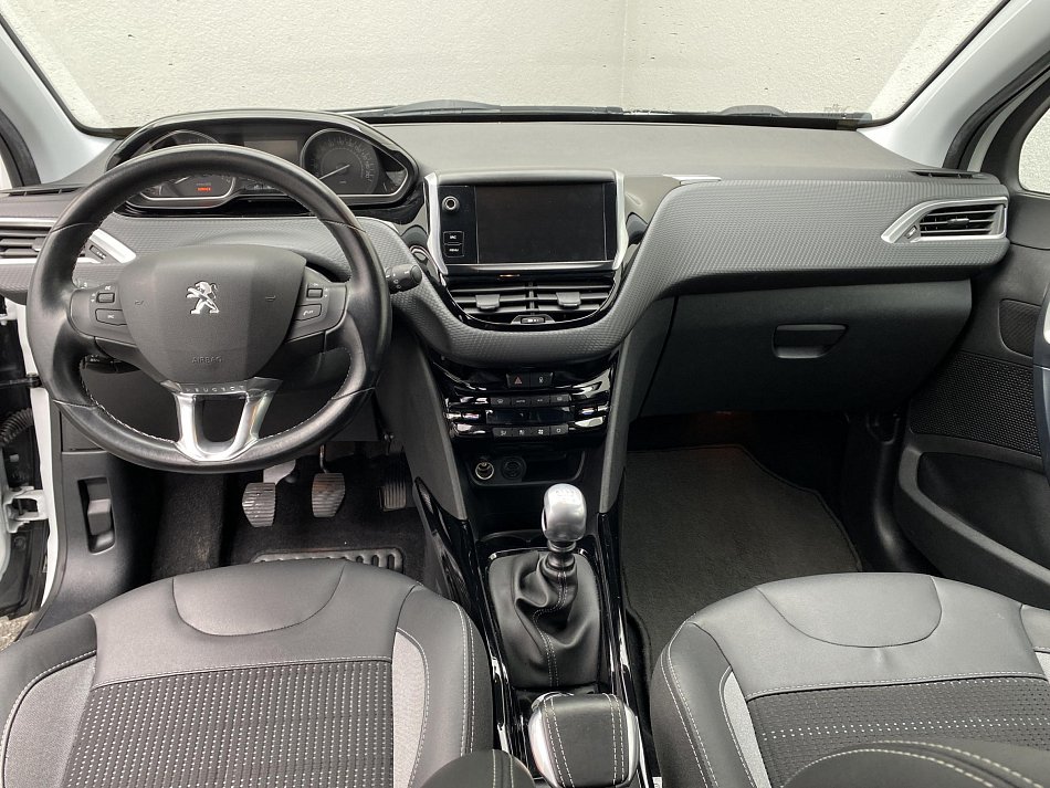 Peugeot 2008 1.2 PT Allure