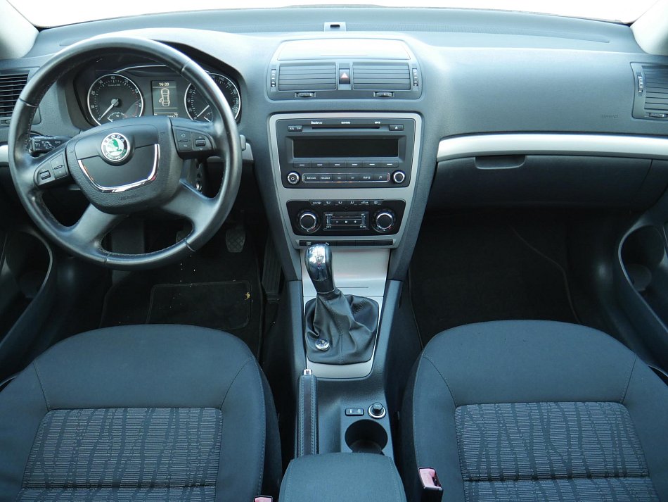 Škoda Octavia II 1.4 TSi Elegance