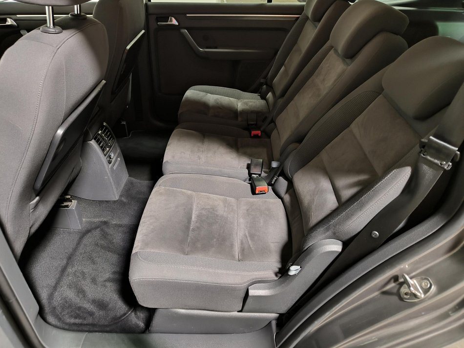 Volkswagen Touran 2.0 TDi Highline