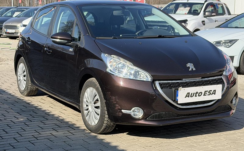 Peugeot 208 1.2i 