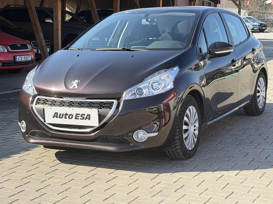 Peugeot 208 1.2i 