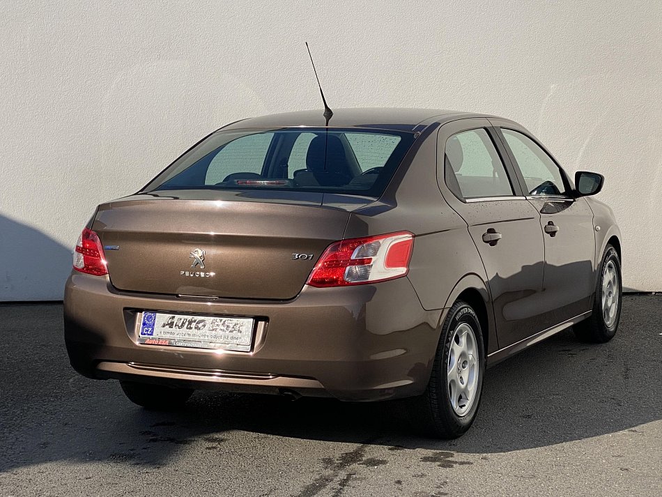 Peugeot 301 1.2 i 
