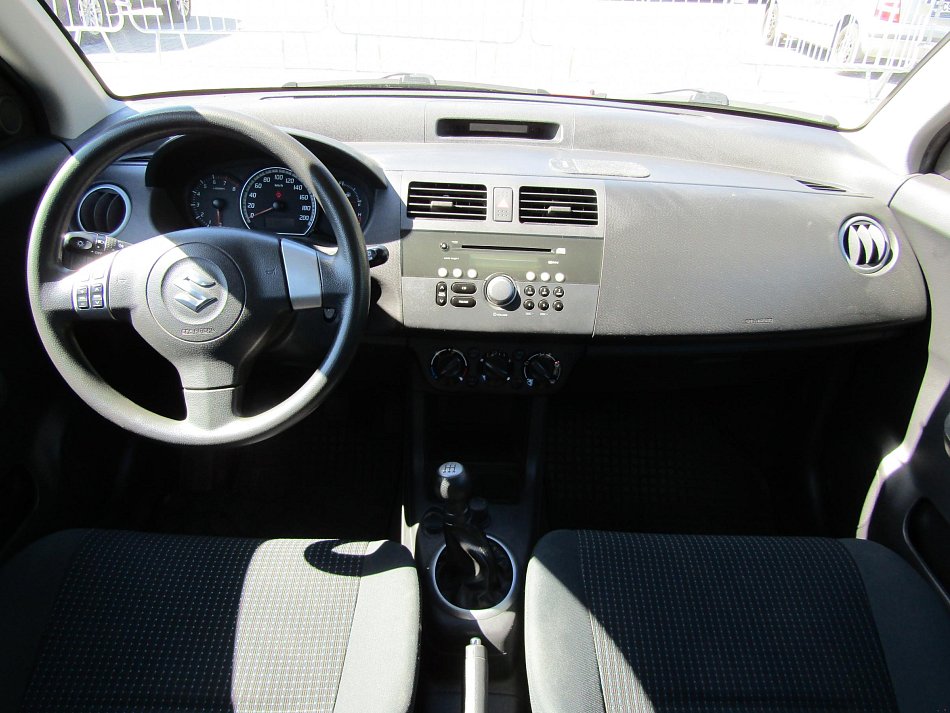 Suzuki Swift 1.3i 