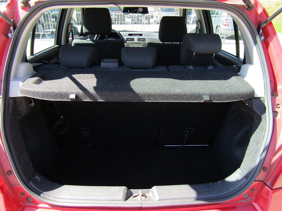 Suzuki Swift 1.3i 