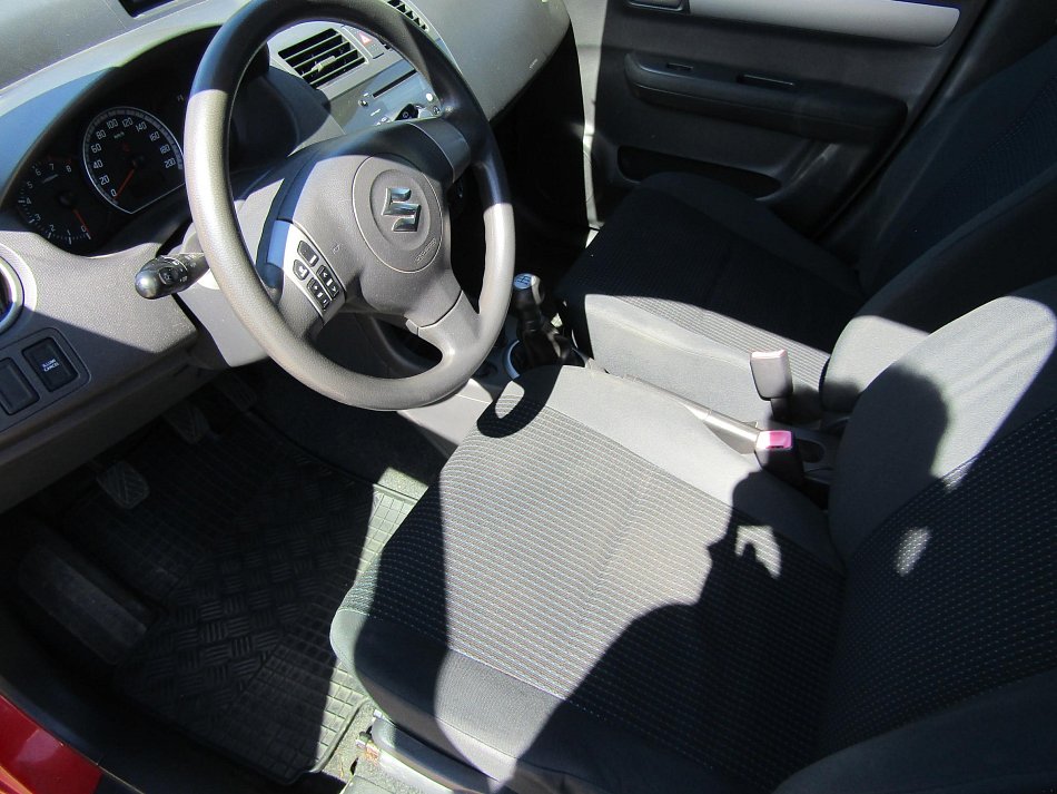 Suzuki Swift 1.3i 