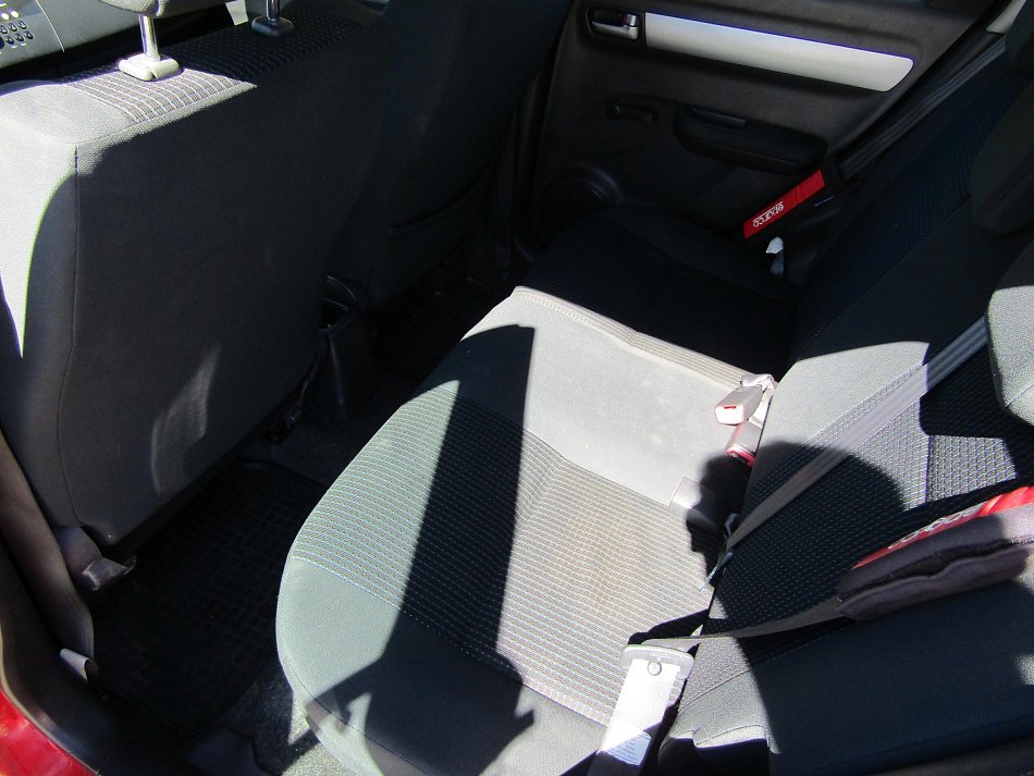 Suzuki Swift 1.3i 